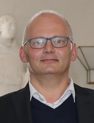 Domvikar Stephan Frank hat Diözesanbischof Franz Jung zum neuen Pfarrer im Pastoralen Raum Bad Königshofen mit Sitz in Bad Königshofen ernannt. Foto: Markus Hauck
